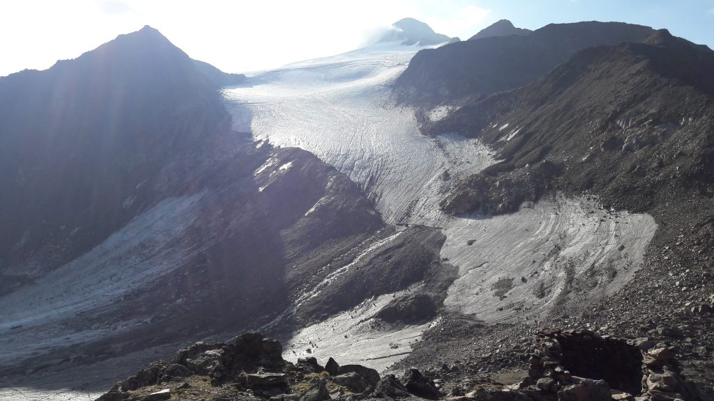 Blick über Gletscher in Richtung Similaun.